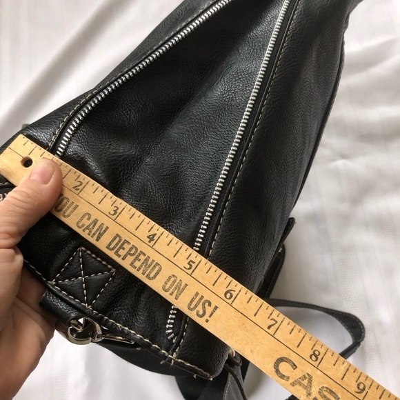 Kenneth Cole Reaction Laptop Bag - Picture 11 of 14